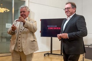 Goldene Feder an Dr. Walter Schaffelhofer verliehen
